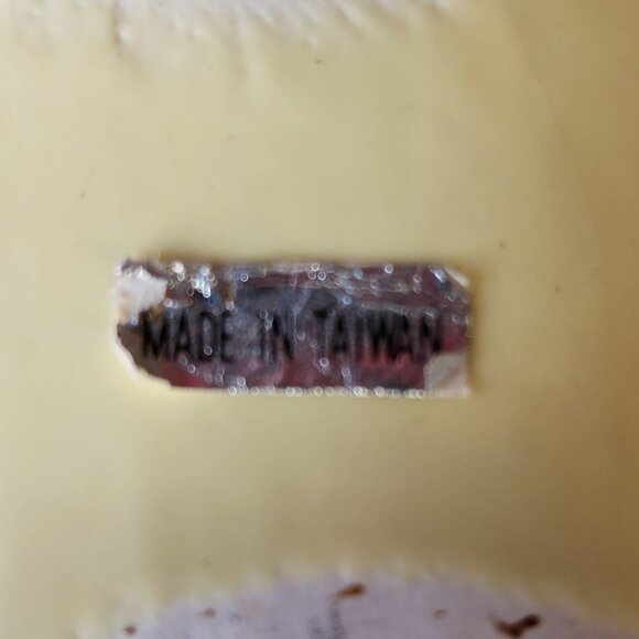 Vintage Ceramic Dutch shoe Clog Yellow Made in Taiwan 6.5" Cottagecore European - Picture 8 of 8